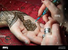 Certificate In Engagement Mehndi Course